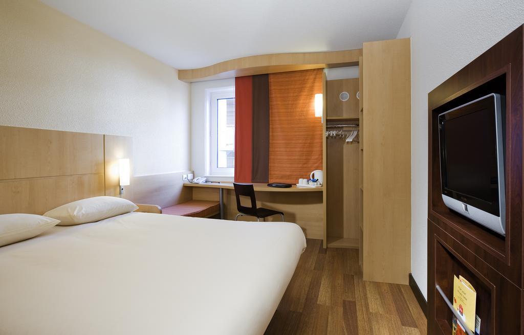 Ibis Bristol Temple Meads Hotel Exterior photo