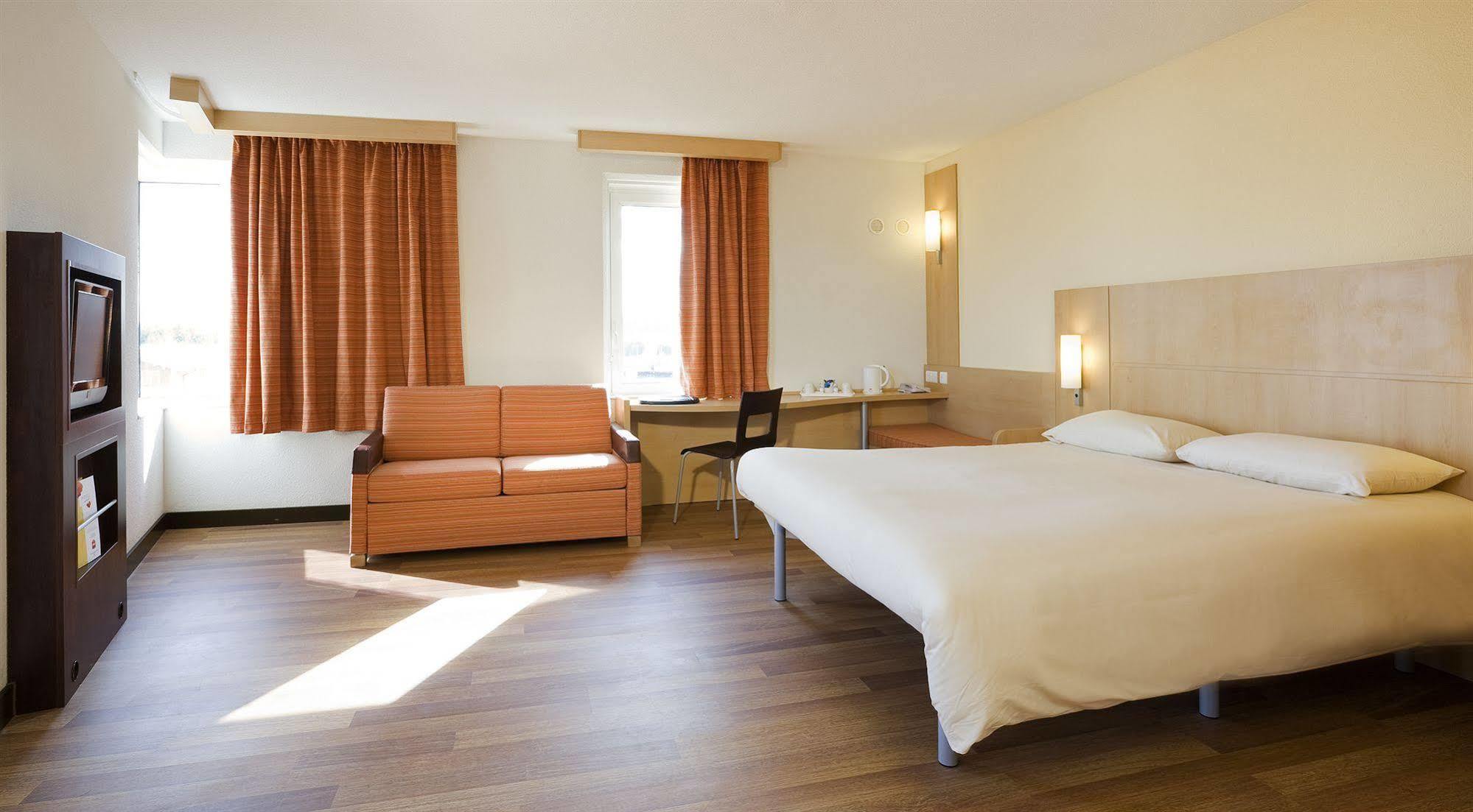 Ibis Bristol Temple Meads Hotel Exterior photo